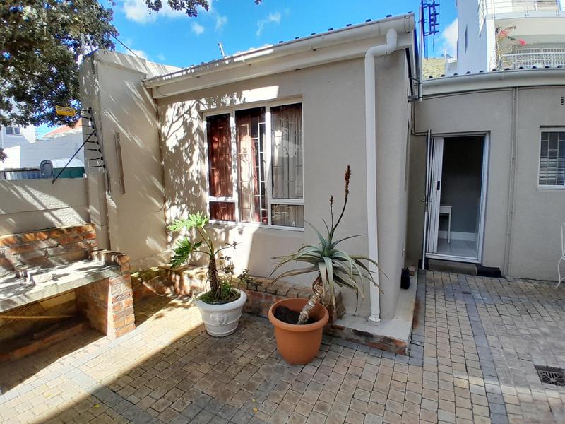To Let 1 Bedroom Property for Rent in Green Point Western Cape
